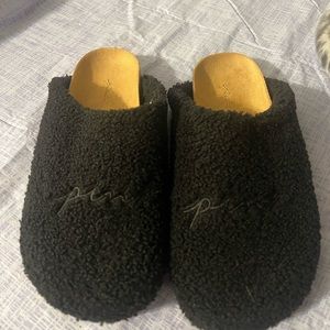 New clogs size medium